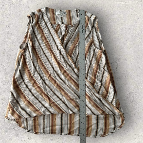 Kut from the Kloth wrap-front sleeveless striped multicolor blouse Medium - Picture 3 of 11